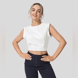 Halara White Crew Neck Sleeveless Cropped Yoga Tank Top | NEW/NWT!!🩶🩶